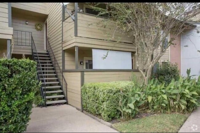 Building Photo - 15534 Zabolio Dr Unit 214 Rental
