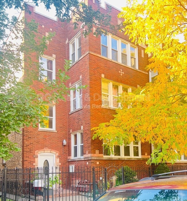 Building Photo - 6124 S Whipple St Unit 3