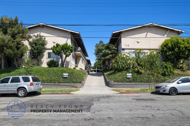 Building Photo - 745-747 Venice Way Rental