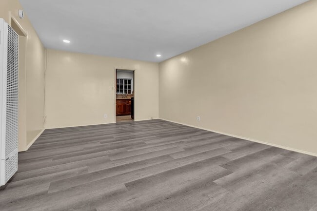 Photo - 1239 W Carlton Pl