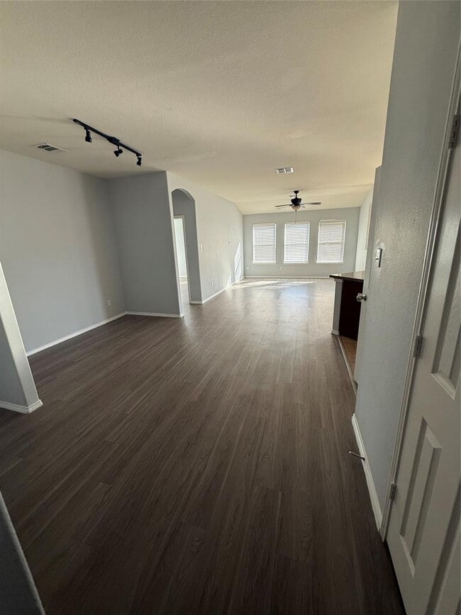 Photo - 214 Foxglove Dr