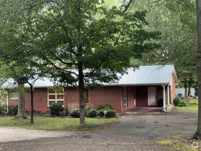 Building Photo - 551 Glade Rd E Rental