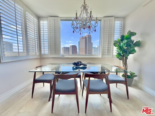 Building Photo - 969 Hilgard Ave Unit 1007