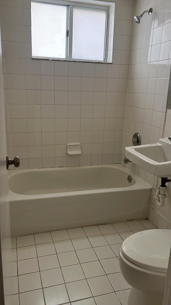 Photo - 2080 NE 167th St Unit 9