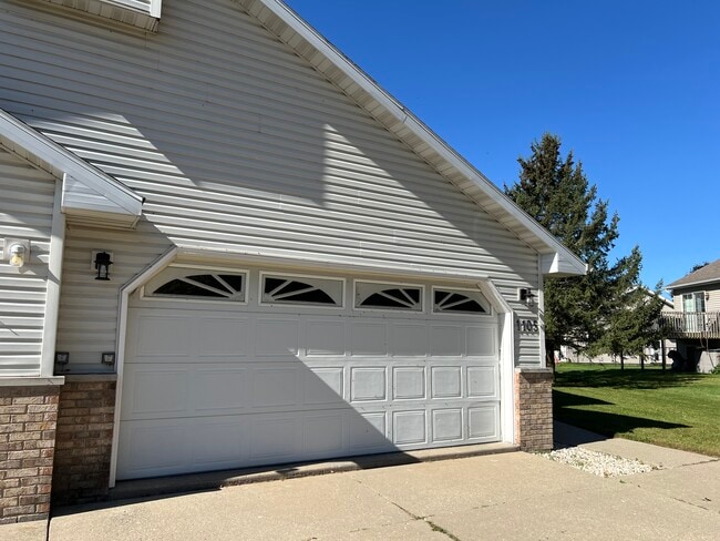 Photo - 1105 Heritage Ct