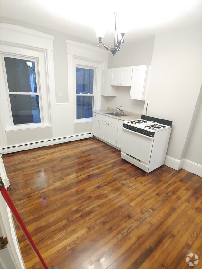 Building Photo - 22 Sheafe St Unit 2 Rental