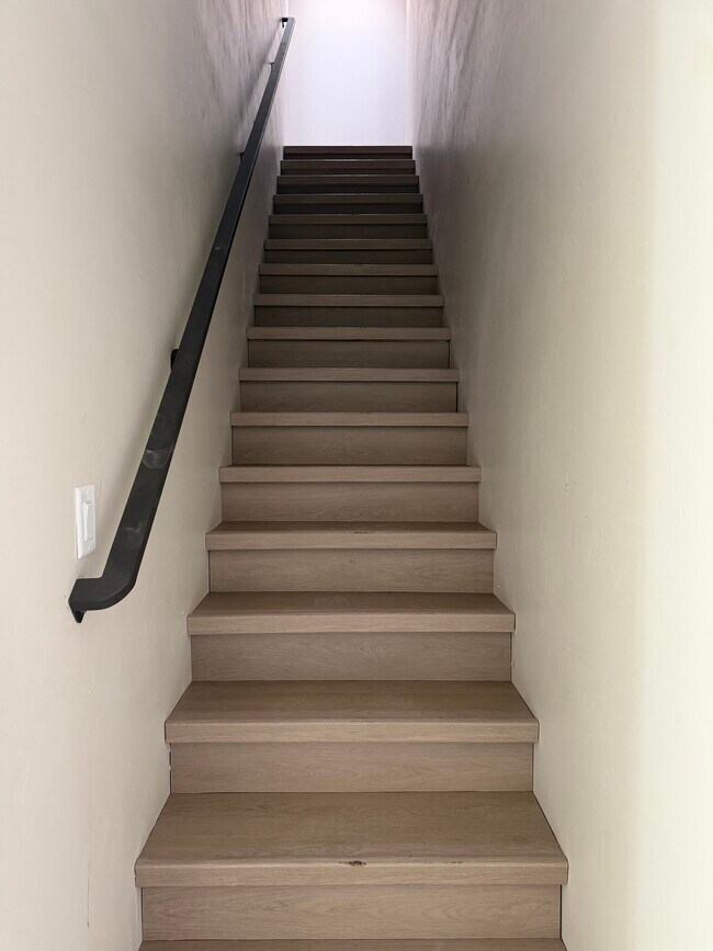 Photo - 701 E Elm St