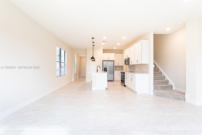 Photo - 8648 Escue St