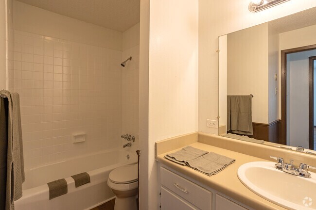 1BR, 1BA - 575SF - Coronado Apartments