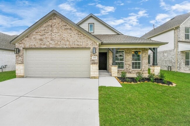 12022 Maple Oak Dr