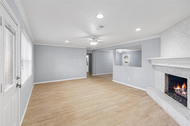 Photo - 6002 McKnight St