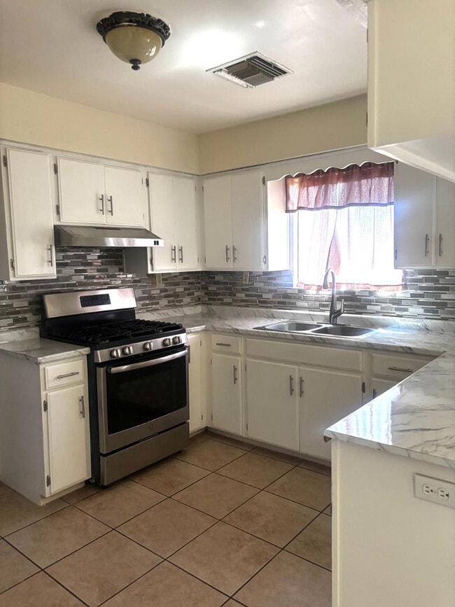 Photo - 1738 C Ave