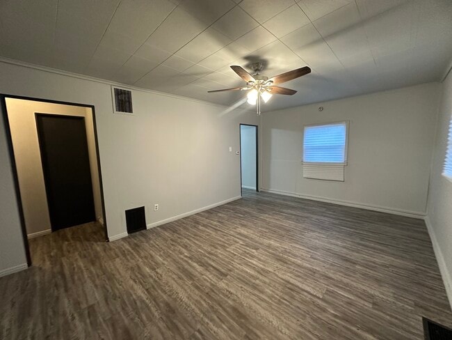 Photo - 717 Sheridan St