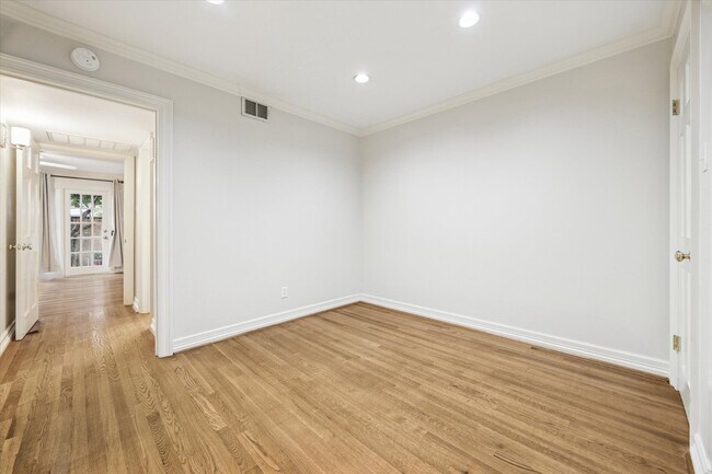 Photo - 449 N Post Oak Ln Unit 449