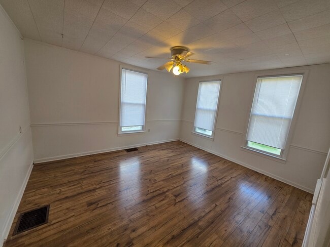 Photo - 3 bedroom house FOR RENT