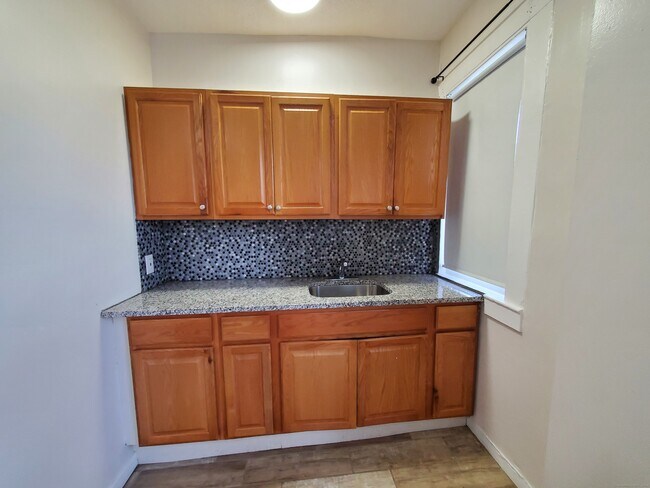Photo - 282 Putnam St Unit 2L