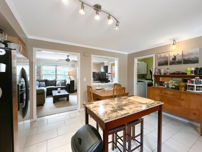 Photo - On Bus Route! 2bed/2.5 Bath, Sunny Town House!