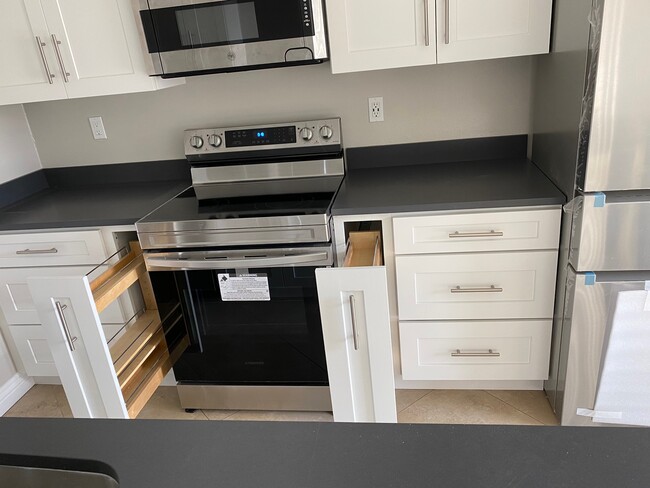 Photo - 607 N Irena Ave Unidad 202