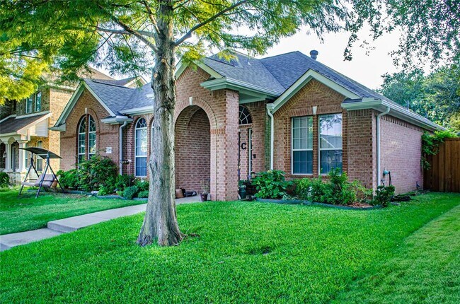 Photo - 832 Water Oak Dr