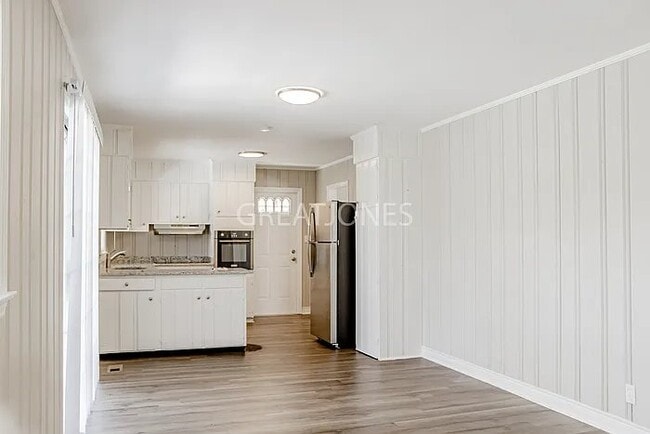 Photo - 1155 Darlington Dr