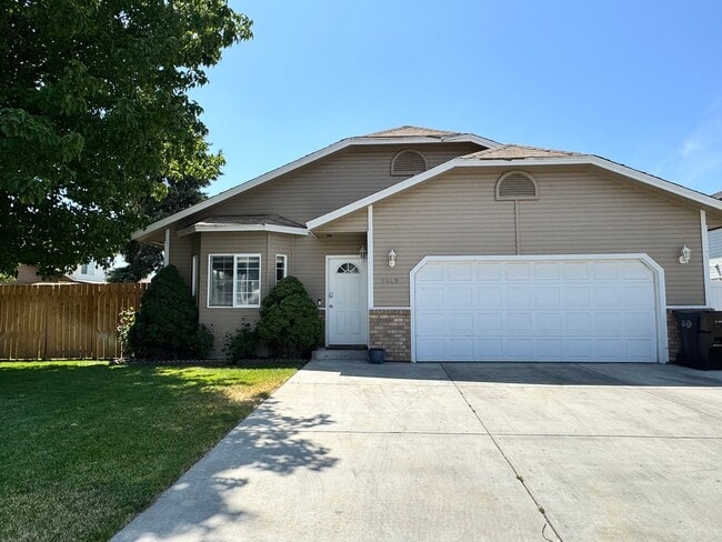 Occupied, do not disturb tenants. West Val... - Occupied, do not disturb tenants. West Val... House
