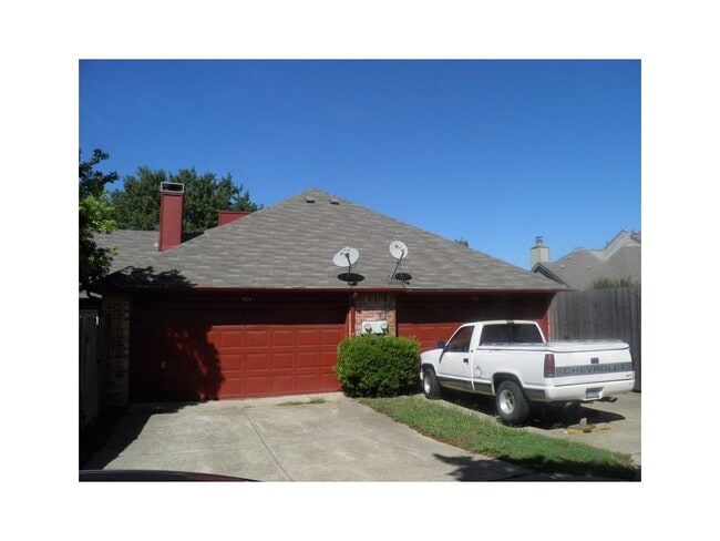 Photo - 904 Teakwood Ln