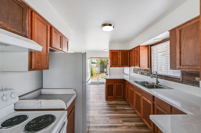 Photo - 16631 SE Foster Rd