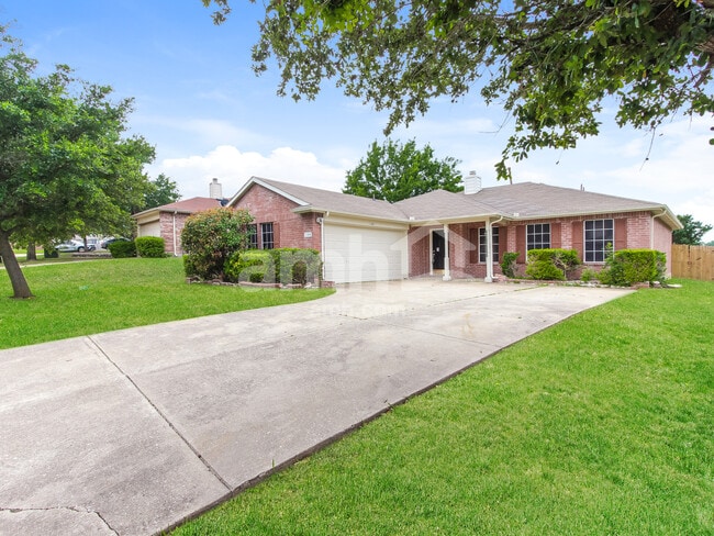 Photo - 1100 Warrington Way