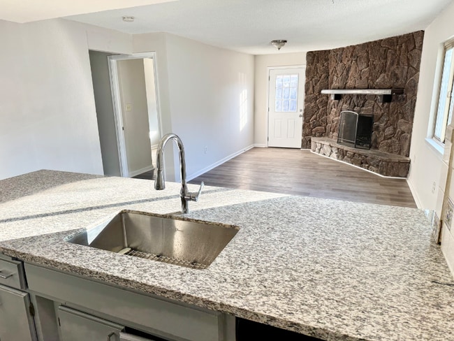 Photo - 2840 Belden St