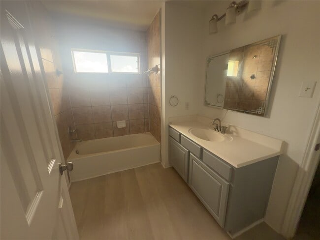 Building Photo - 17619 Trinity Meadow Ln