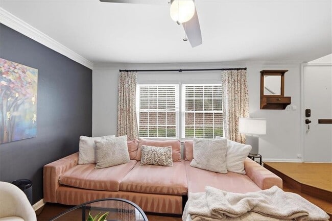 Photo - 15 Arpege Way NW