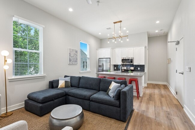 Photo - 3 Bed, 2 Bath Apartment for rent Unit 2A