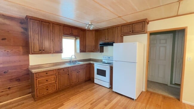 Photo - 2716 Deer St