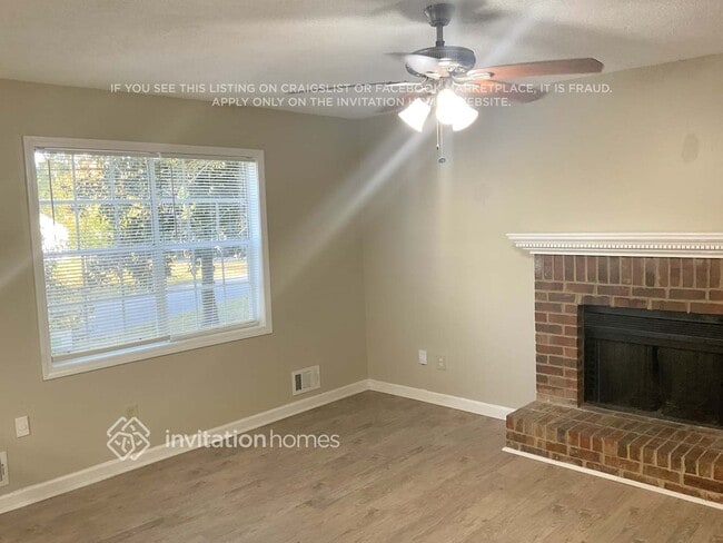 Photo - 1021 Coker Cir NW