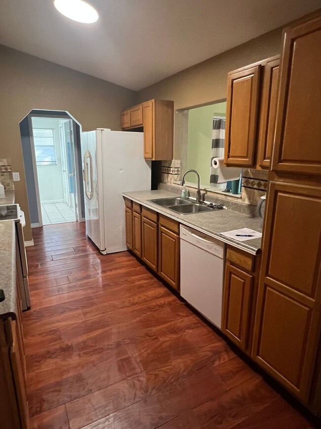 Photo - 3/2/2 with lanai in PC