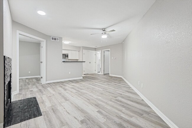 Photo - 9839 Walnut St Apartamento Unidad T110