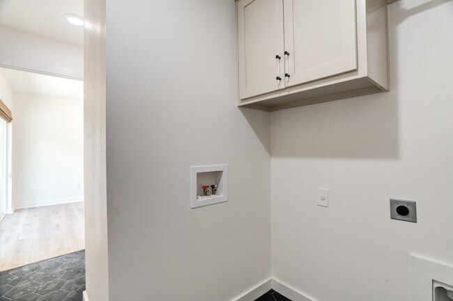 Photo - 2812 54th St