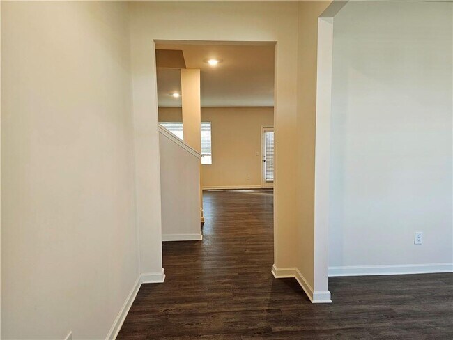 Photo - 306 Walnut Grv Wy