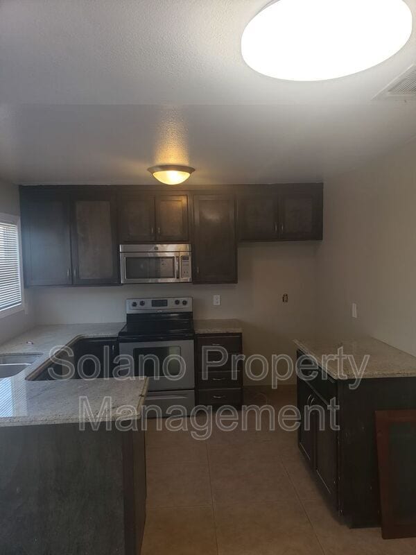 Photo - 340 Colonial Cir