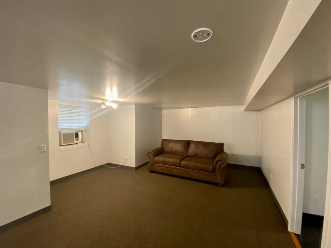 Photo - 249 S Douglas St Unidad #4