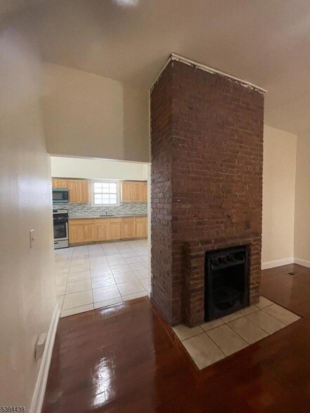 Building Photo - 292 Roseville Ave Unit 1 Rental