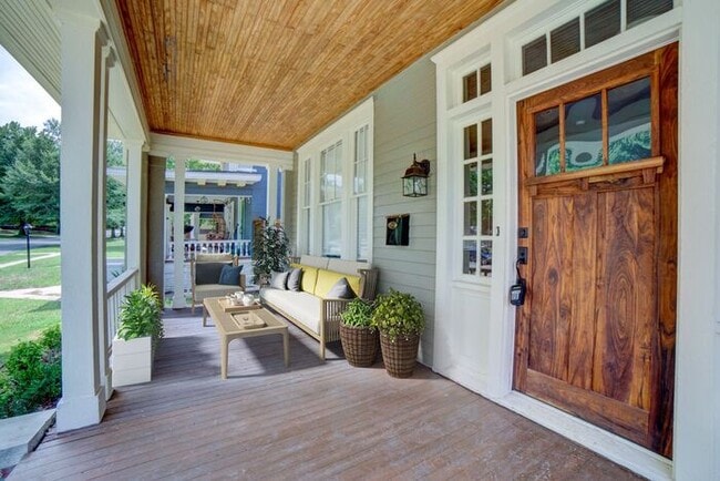 Move-In Special | 2 Bed, 1 Bath | Timeless... - Move-In Special | 2 Bed, 1 Bath | Timeless... Casa