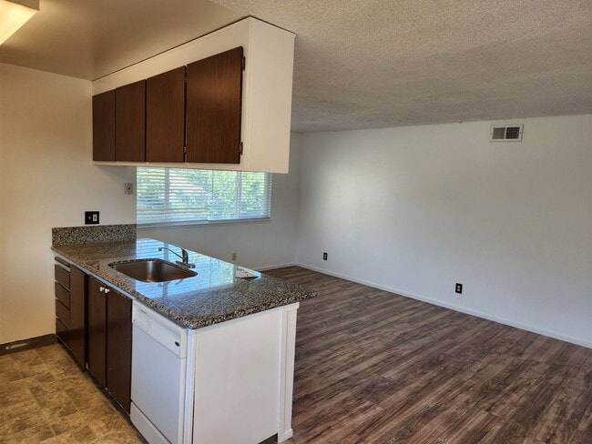 Photo - 225 Harding Blvd Unit 4