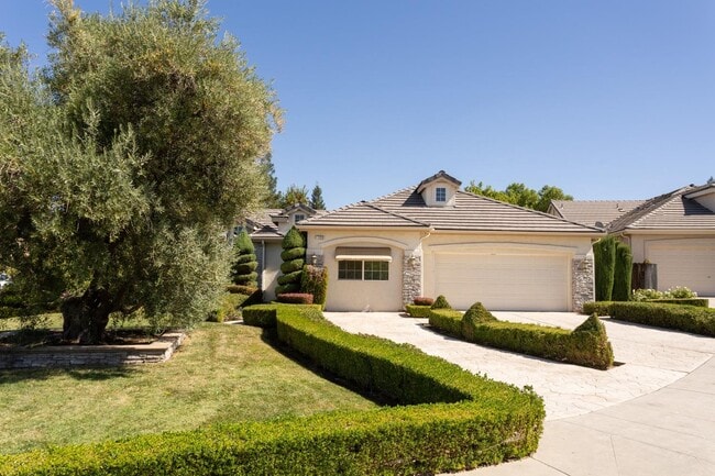 Photo - 1120 E Sawgrass Ave
