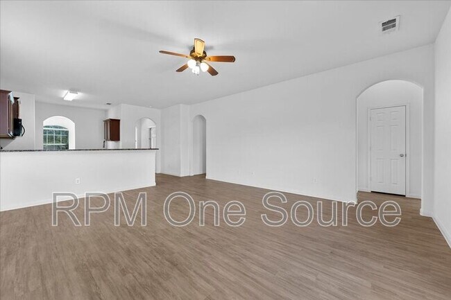 Photo - 113 Oriole Dr