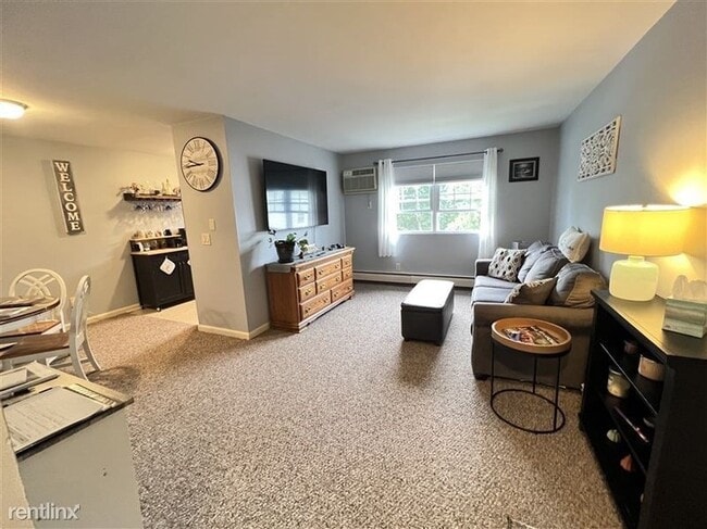Building Photo - 6 Venice St Unit C6 Rental