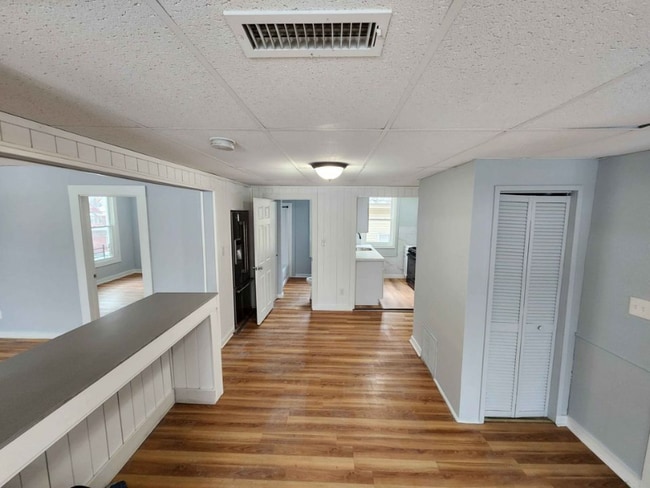 Photo - 540 Hall St