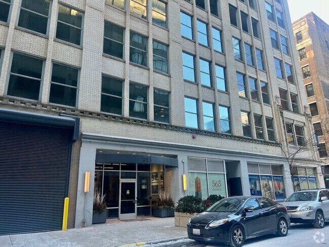 Building Photo - 565 W Quincy St Unit 1410 Rental