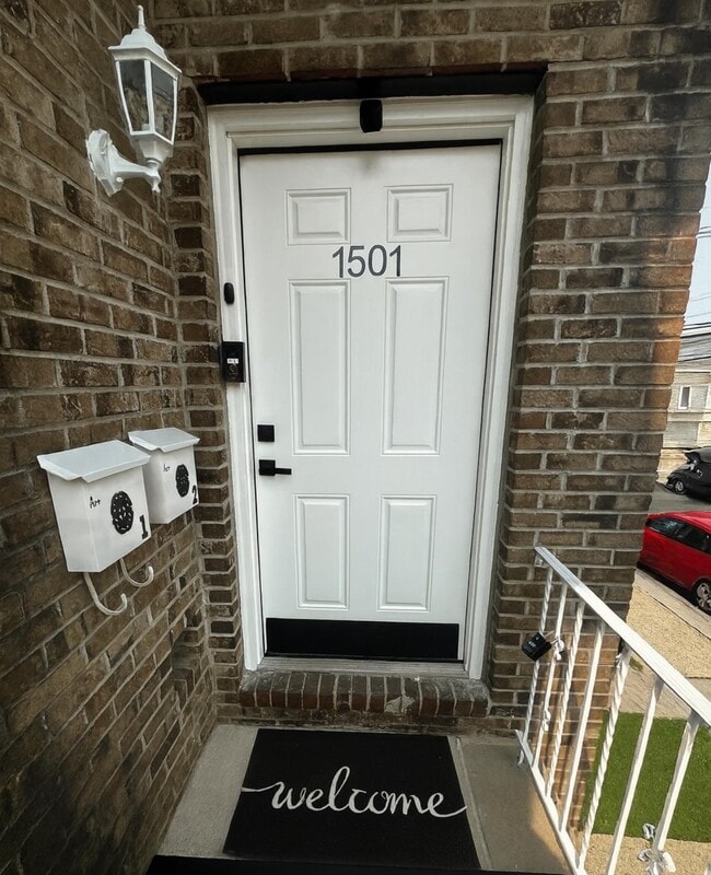Photo - 1501 47th St