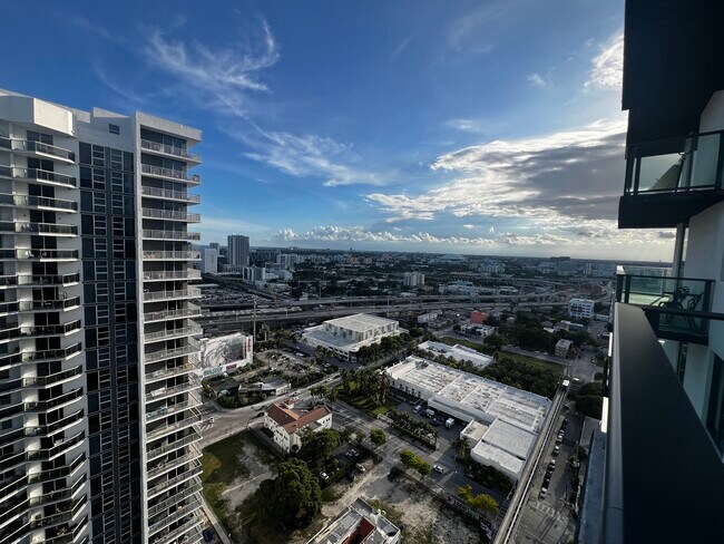 Photo - 1344 NE Miami Ct Unit B2